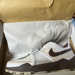 Travis Scott × Nike Zoom Field J...