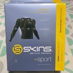 SKINS（スキンズ）インナーシャツ（Mサイズ）【値下げ交渉可】