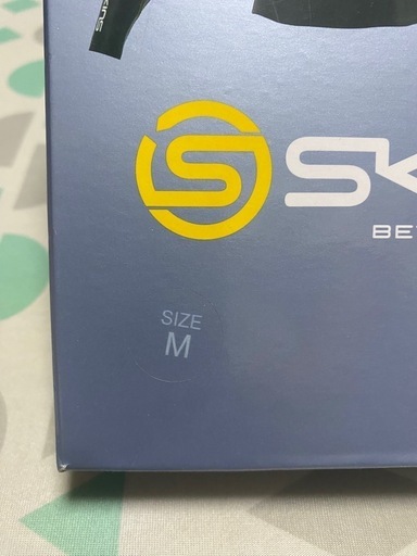 SKINS（スキンズ）インナーシャツ（Mサイズ）【値下げ交渉可】