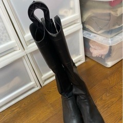 ニーハイブーツ