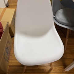 6/9まで！値下げ交渉可‼️IKEA イケア ダイニングテーブル イームズチェア4脚セットの画像