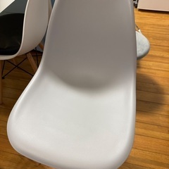 6/9まで！値下げ交渉可‼️IKEA イケア ダイニングテーブル イームズチェア4脚セットの画像