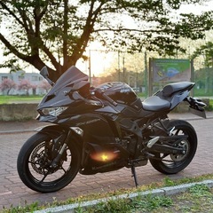 Kawasaki  zx25r 低走行！リアタイヤ新品の画像