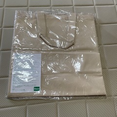 ☆新品、未使用☆ リサとガスパール  35×35×16　ベージュ　トートバッグの画像