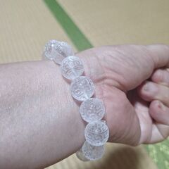 水晶バングルの画像