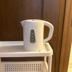 電気ポット　湯沸かし器