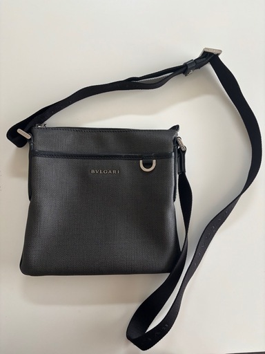 ブルガリ　メンズ　ショルダーバック