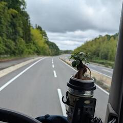 トラックで全国走り回ってます👀