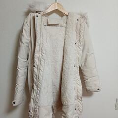 クリームモッズコート