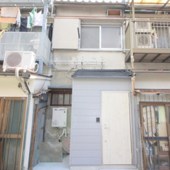 ★ 仲介手数料ゼロ物件 ★ フルリノベーション物件・敷金礼金ゼロ ★ 豊南町西2丁目テラスハウス  2階建て（豊中市）★ 庄内駅徒歩12分 ★ 物件番号：250603-002 - 不動産