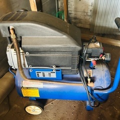 ケンオー　 工具、型枠道具、水道屋、土木、掃除用、エンジンコンプレッサー一式 、エアーホース、ガン 、クイックカプラーの画像