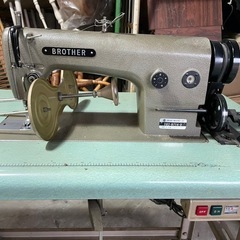 BROTHER DB2-B714-3 100v 工業用ミシン　動作品の画像