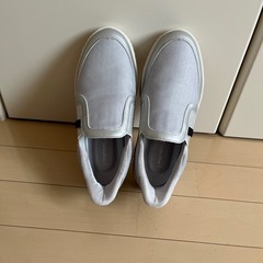 ゴールデンベアーのスリッポンスニーカー