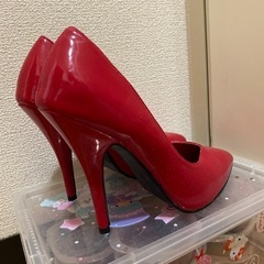 ピンヒール 赤 22.5cmくらいの画像