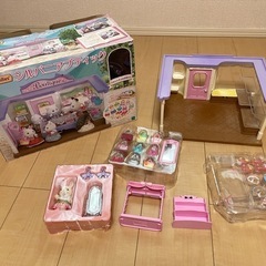 シルバニアブティックとドレスショップ