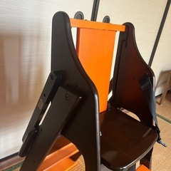 子供用机付きチェアの画像