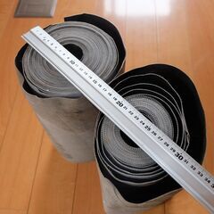 現状 屋根の防水シート 幅30cm 生地 布地 頑丈 除草シート 防草シート 黒 ブラック 建築 大工 材料 素材 の画像
