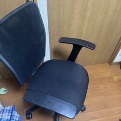 使わなくなった椅子です。