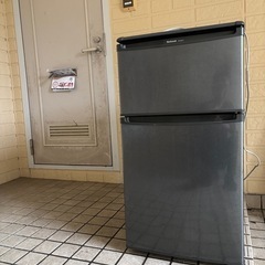 冷蔵庫  National 型は古いですがまだ使えます
