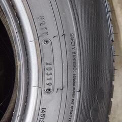 中古タイヤ！！215/70R16の画像
