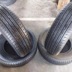 中古タイヤ！！215/70R16