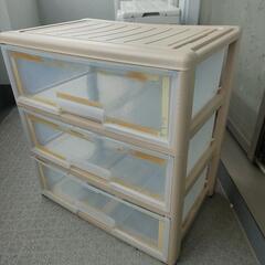 衣装ケース2つ