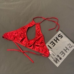 水着　ビキニ　上のみ　メタリック　レッド　の画像