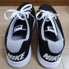 新品★NIKE　スニーカー28㎝の画像