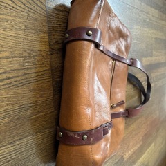 本革のトートバッグの画像