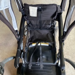 お話し中　付属品出てきました！二人乗りベビーカーの画像