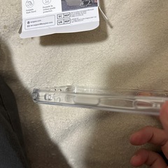 iPhone16Pro用ESRハイブリッドスタンドケースとおまけの16Pro用ガラスフィルムの画像