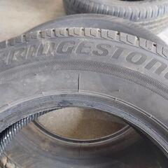 中古タイヤ！！185/70R14の画像