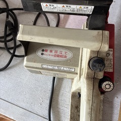 電気チェーンソーの画像