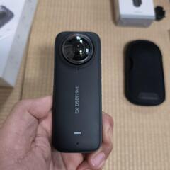 【美品】Insta360 x3 (マイクアダプタ、SDカード、レンズカバー2セット)の画像