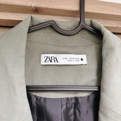 ZARA スリット入りジレ ベストの画像