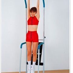 ぶら下がり健康機（写真はイメージです）懸垂機