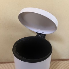 【ニトリ】ゴミ箱・ダストボックス｜ホワイトの画像