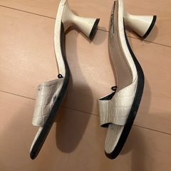 zara ミュール　37 サンダルの画像