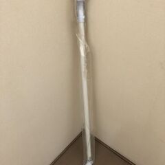 JM19944K)Daiso突っ張り棒<幅：約8cm 奥行：約5cm 高さ：約117cm> 中古品【取りに来られる方限定】 の画像
