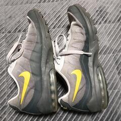  NIKE スニーカー 26.5の画像