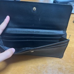 マイケルコースメンズ財布の画像