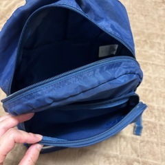 adidas アディダス　リュック　幼児向けサイズ　の画像