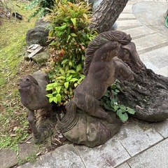 馬　石像