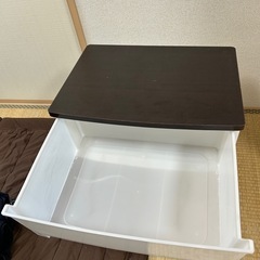 衣装ケースの画像