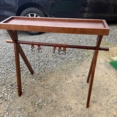 キャンプ 木製ラック の画像