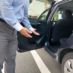 レンタカー店スタッフ／受付・案内
