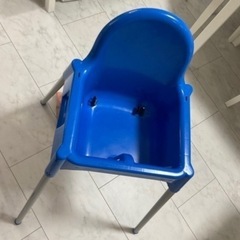 IKEA ハイチェア　ブルー　ホワイト　セット　テーブル付きの画像