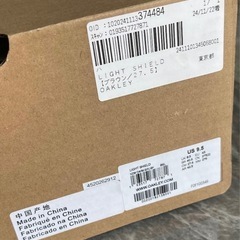新品　OAKLEY「LIGHT SHIELD」スニーカー・カーキ 27.5cmの画像