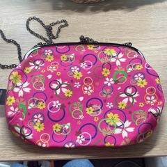 カゴバックとがま口バックの画像