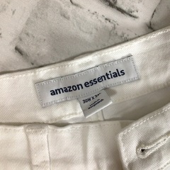 W134 未着用 Amazon essentials デニム/ジーンズ 30W×34L メンズ ホワイト ストレート アマゾン 現状品の画像